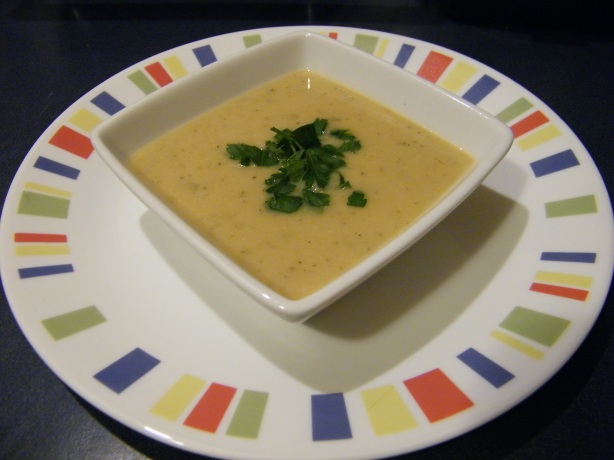 Creamy Roasted Garlic and White Bean Soup